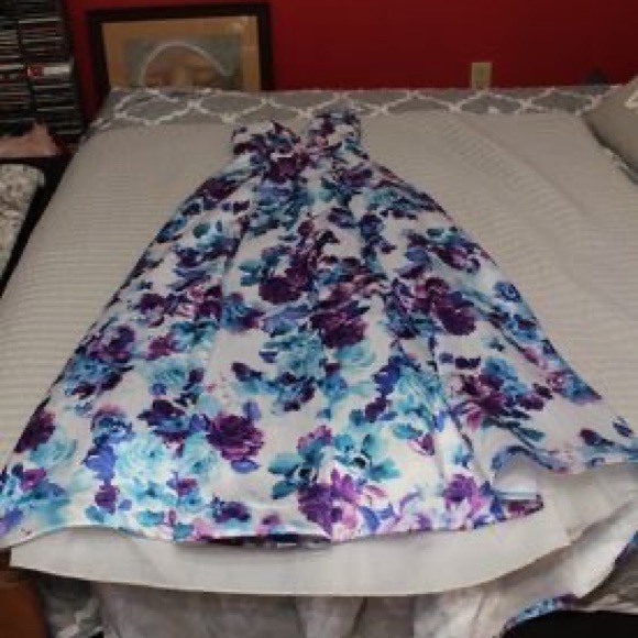 Junior formal - Picture 1 of 3